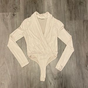 VINCE: cream V-neck bodysuit XS